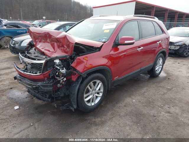 KIA SORENTO LX 2015 5XYKTCA60FG631998 Image 2