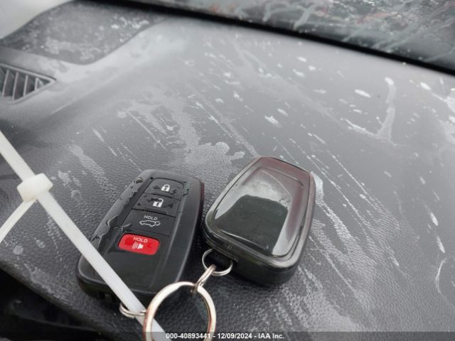 2T3C1RFV4MW133895 Toyota Rav4 Xle Premium