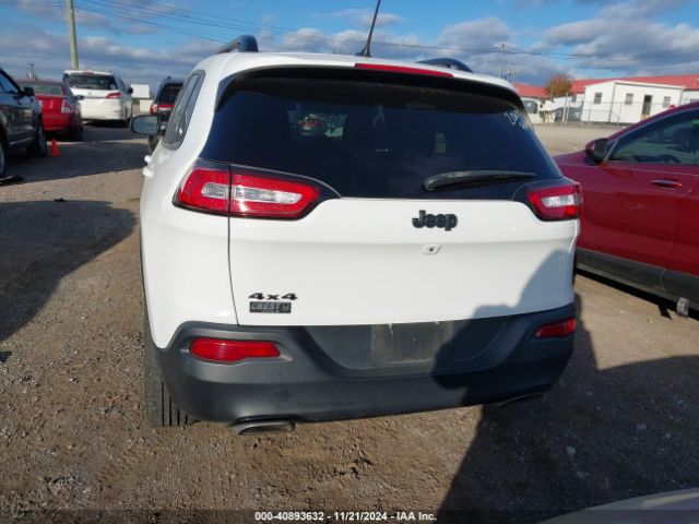 1C4PJMCS6FW775067 Jeep Cherokee Latitude Altitude