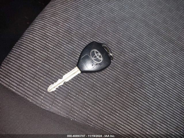 VNKKTUD30HA078397 Toyota YARIS LE