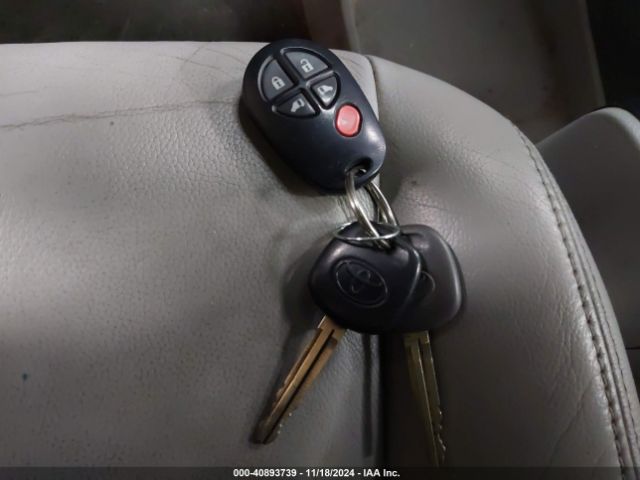5TDKK3DC4FS555418 Toyota Sienna Le 8 Passenger