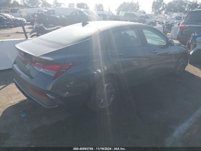 KMHLM4DG8RU807724 Hyundai ELANTRA SEL