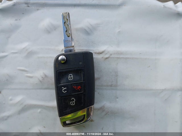 3VW4T7AU2GM028471 Volkswagen Golf Gti Se 4-door