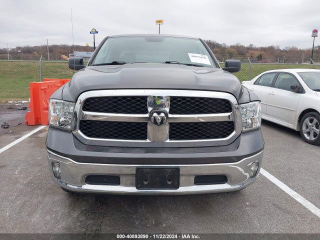 1C6RR6KT6KS562460 RAM 1500 Classic Tradesman  4x2 5'7 Box