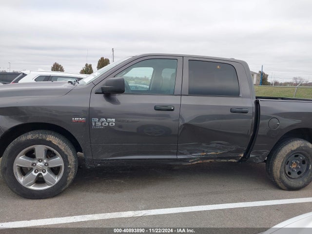 1C6RR6KT6KS562460 RAM 1500 Classic Tradesman  4x2 5'7 Box