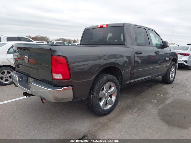1C6RR6KT6KS562460 RAM 1500 Classic Tradesman  4x2 5'7 Box