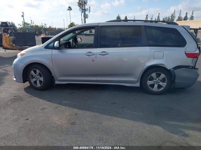 Toyota Sienna Le 8 Passenger 2019 5TDKZ3DC3KS014706 Image 14
