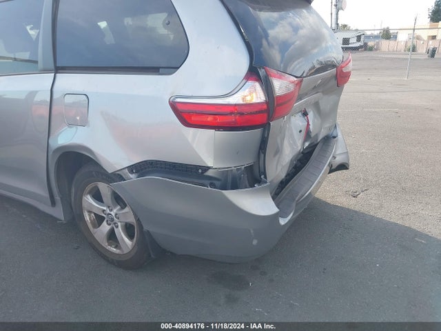 Toyota Sienna Le 8 Passenger 2019 5TDKZ3DC3KS014706 Image 18