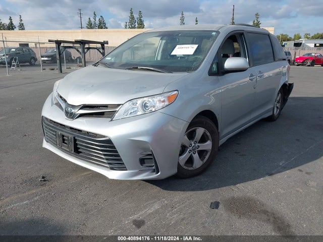 Toyota Sienna Le 8 Passenger 2019 5TDKZ3DC3KS014706 Image 2