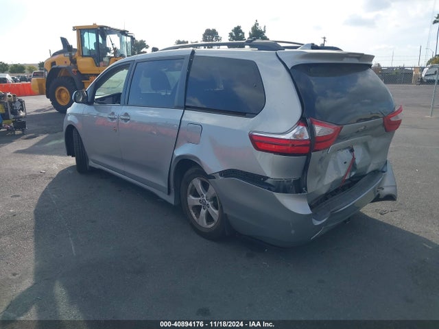 Toyota Sienna Le 8 Passenger 2019 5TDKZ3DC3KS014706 Image 3