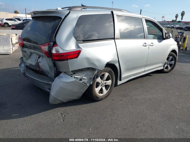 Toyota Sienna Le 8 Passenger 2019 5TDKZ3DC3KS014706 Image 4