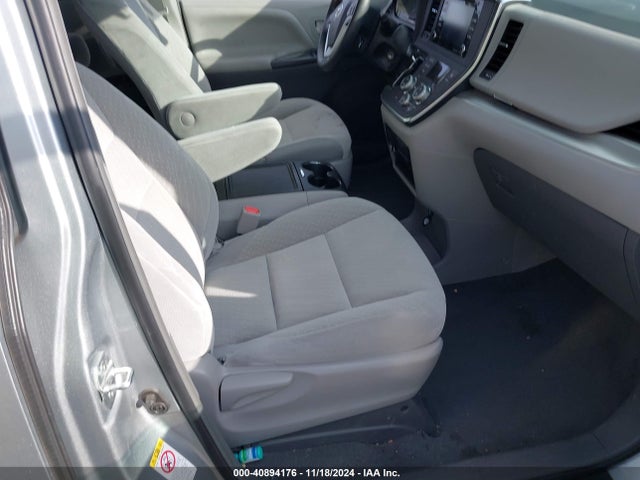 Toyota Sienna Le 8 Passenger 2019 5TDKZ3DC3KS014706 Image 5