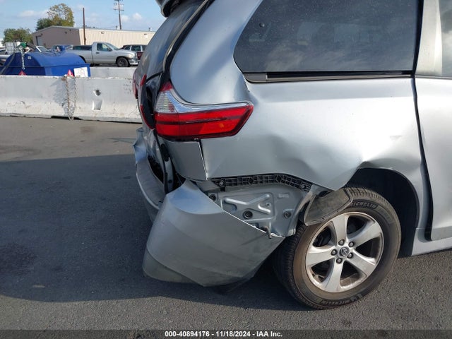 Toyota Sienna Le 8 Passenger 2019 5TDKZ3DC3KS014706 Image 6