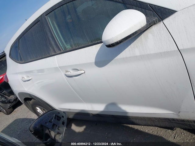 Hyundai TUCSON SE 2018 KM8J23A48JU616844 Image 12