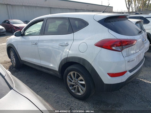 Hyundai TUCSON SE 2018 KM8J23A48JU616844 Image 3