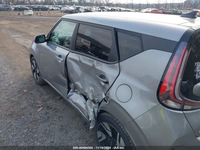 KNDJ53AU8P7853854 KIA Soul Gt-line