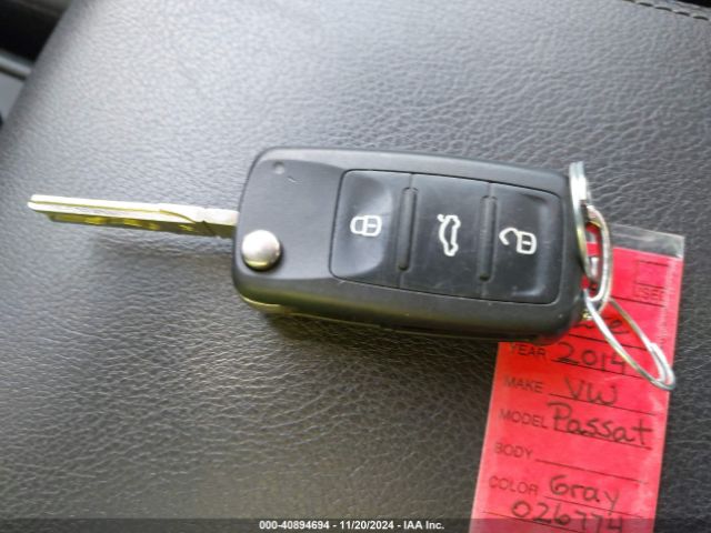 1VWAT7A39EC026774 Volkswagen Passat 1.8t Wolfsburg Edition