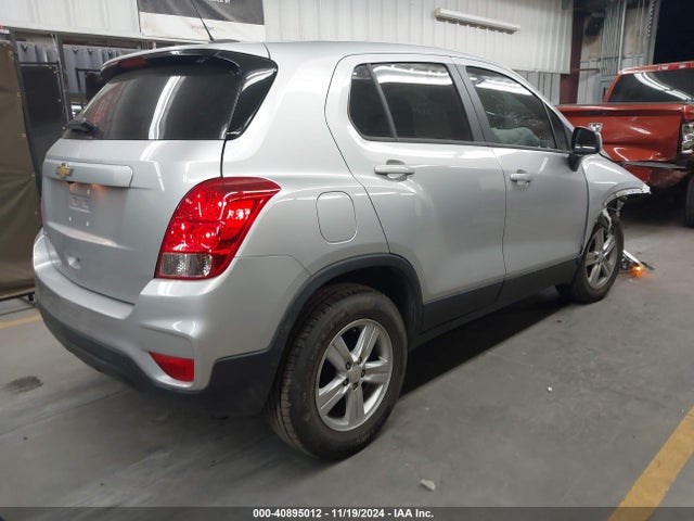 Chevrolet TRAX LS 2020 KL7CJKSB4LB321209 Image 4