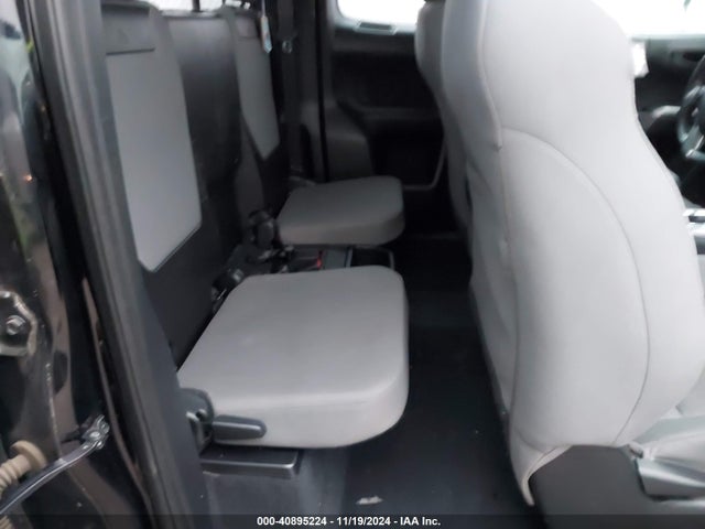 5TFSZ5AN3HX067670 Toyota Tacoma Sr5 V6