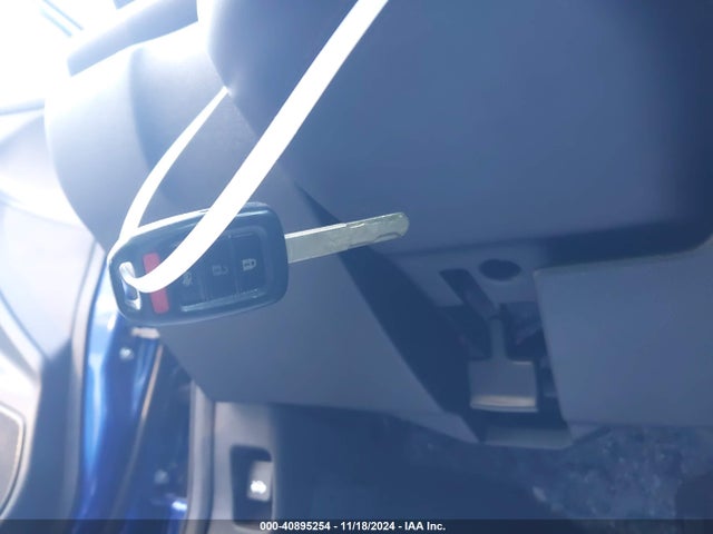 2HGFC2F66KH585868 Honda Civic Lx
