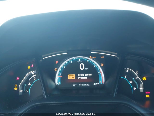 2HGFC2F66KH585868 Honda Civic Lx