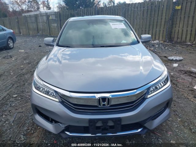1HGCR3F9XGA027934 Honda Accord Touring
