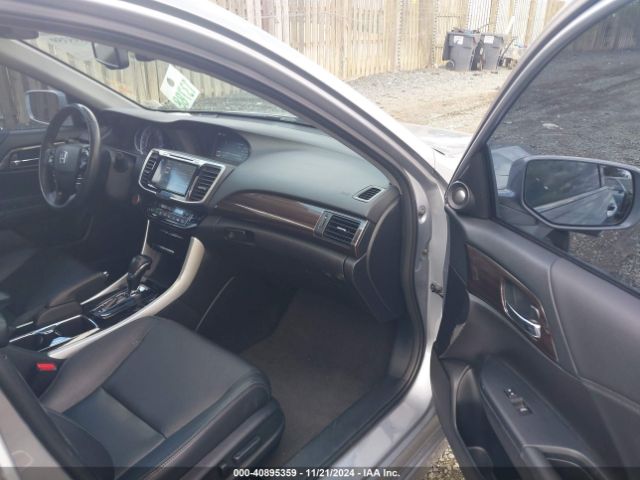 1HGCR3F9XGA027934 Honda Accord Touring