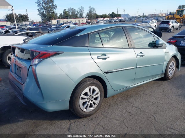 Toyota Prius Two 2017 JTDKBRFU1H3031348 Image 4
