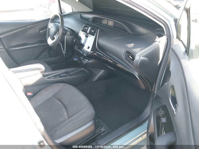 Toyota Prius Two 2017 JTDKBRFU1H3031348 Image 5
