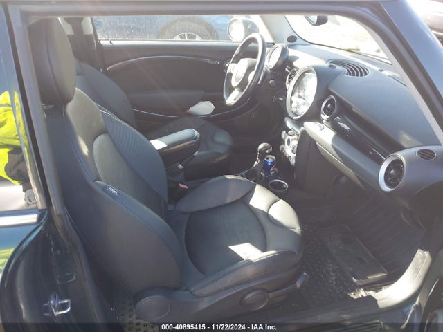 2008 MINI COOPER S WMWMF73578TV35981 Photo 4