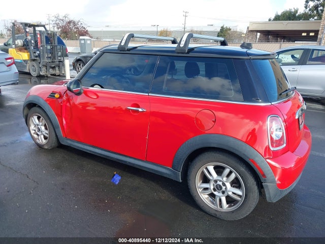 2013 MINI HARDTOP WMWSU3C56DT684592 Photo 2