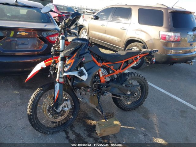 2022 KTM 890 VBKTR6400NM836017 Photo 1