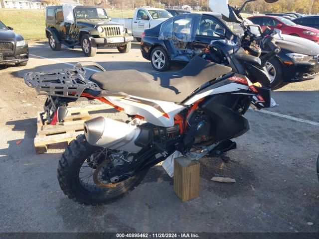 2022 KTM 890 VBKTR6400NM836017 Photo 3