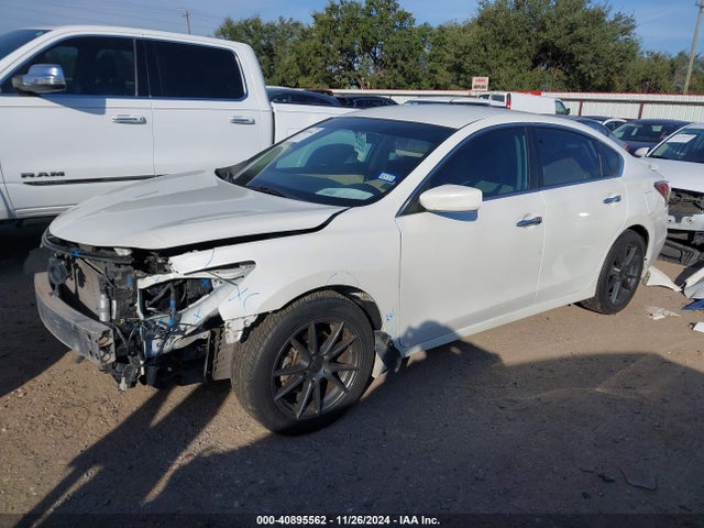 Nissan Altima 2.5 S 2015 1N4AL3AP4FN328421 Image 2