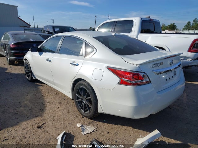 Nissan Altima 2.5 S 2015 1N4AL3AP4FN328421 Image 3