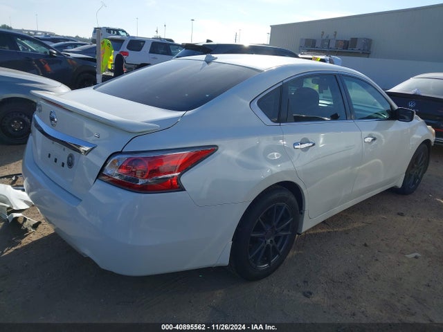 Nissan Altima 2.5 S 2015 1N4AL3AP4FN328421 Image 4