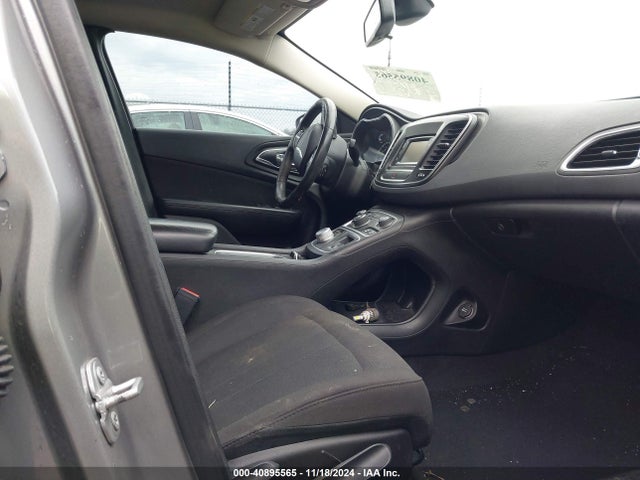 Chrysler 200 Limited 2015 1C3CCCAB9FN758067 Image 5
