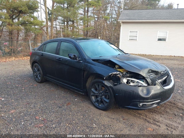 40895614 :رقم المزاد ، 1C3CCBCG3EN164415 vin ، 2014 Chrysler 200 Limited مزاد بيع