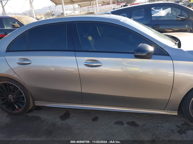 Mercedes-Benz A 220 2019 WDD3G4EB6KW017143 Image 13