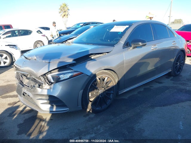 Mercedes-Benz A 220 2019 WDD3G4EB6KW017143 Image 2