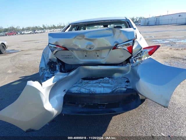 Toyota COROLLA LE 2017 5YFBURHE8HP685240 Image 16