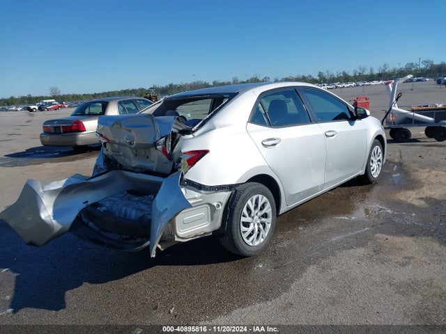 Toyota COROLLA LE 2017 5YFBURHE8HP685240 Image 4