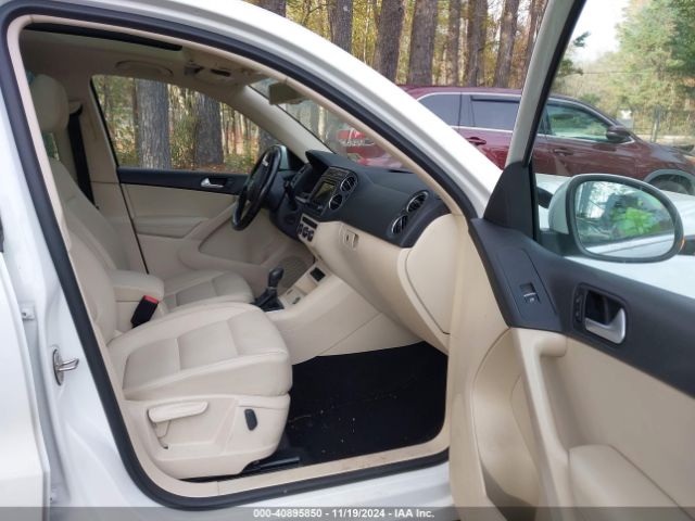 WVGBV7AX3GW529220 Volkswagen TIGUAN SE