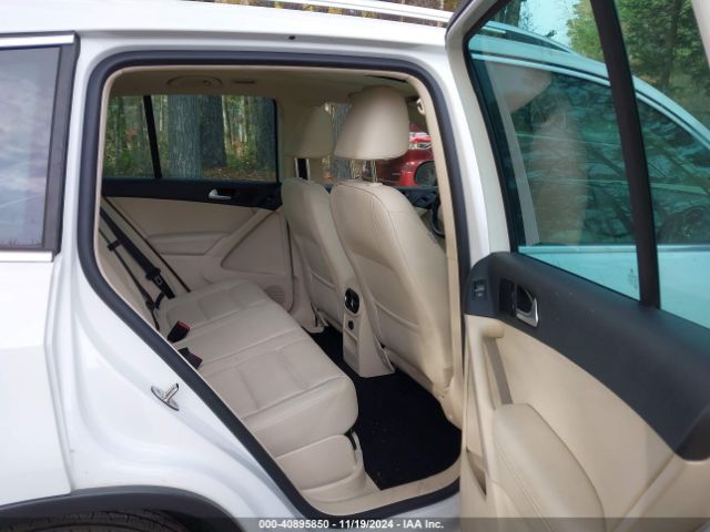 WVGBV7AX3GW529220 Volkswagen TIGUAN SE