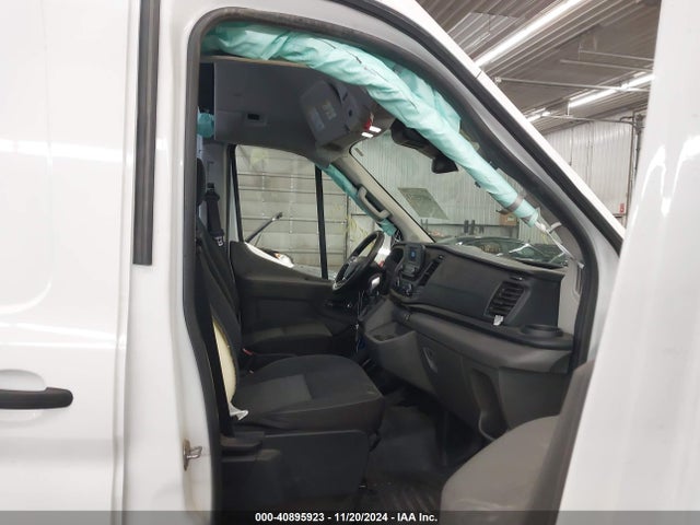 Ford Transit-350 Cargo Van 2022 1FTBW3X83NKA50679 Image 5