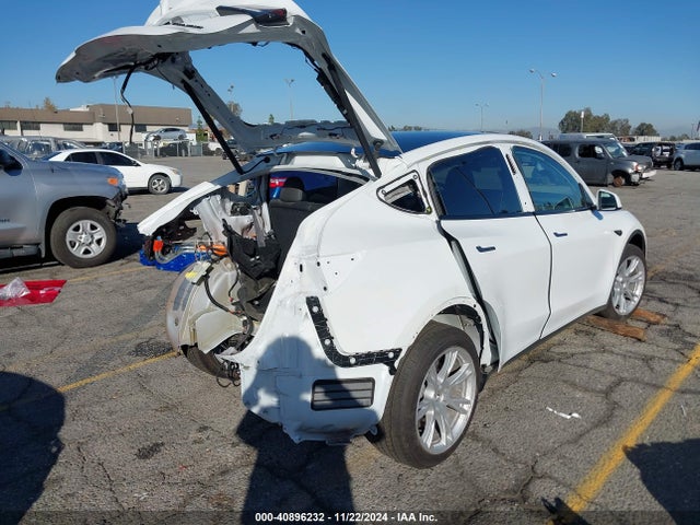 2023 TESLA MODEL Y 7SAYGDEEXPF896297 Photo 3