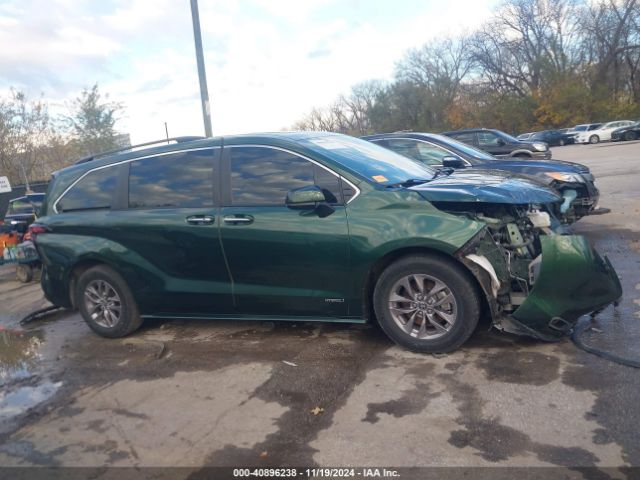 5TDJRKEC0MS034967 Toyota SIENNA XLE