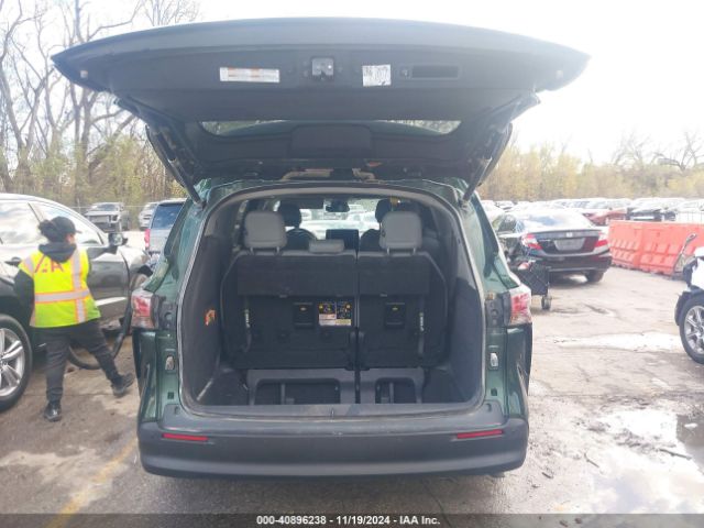 5TDJRKEC0MS034967 Toyota SIENNA XLE