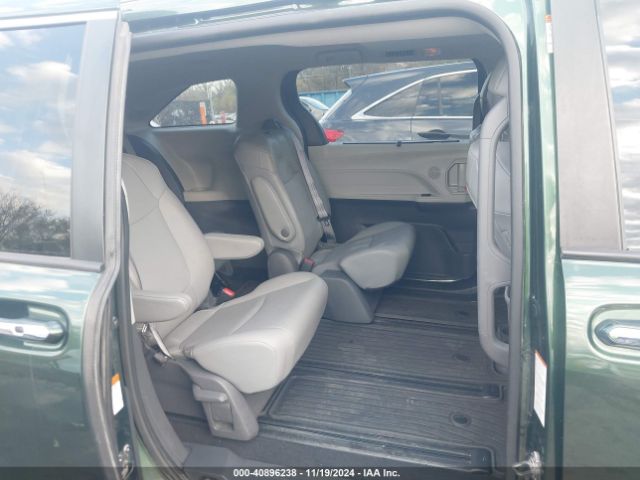 5TDJRKEC0MS034967 Toyota SIENNA XLE