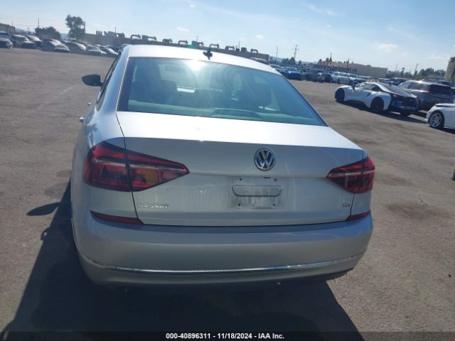1VWLA7A34KC006166 Volkswagen Passat 2.0t Wolfsburg Edition